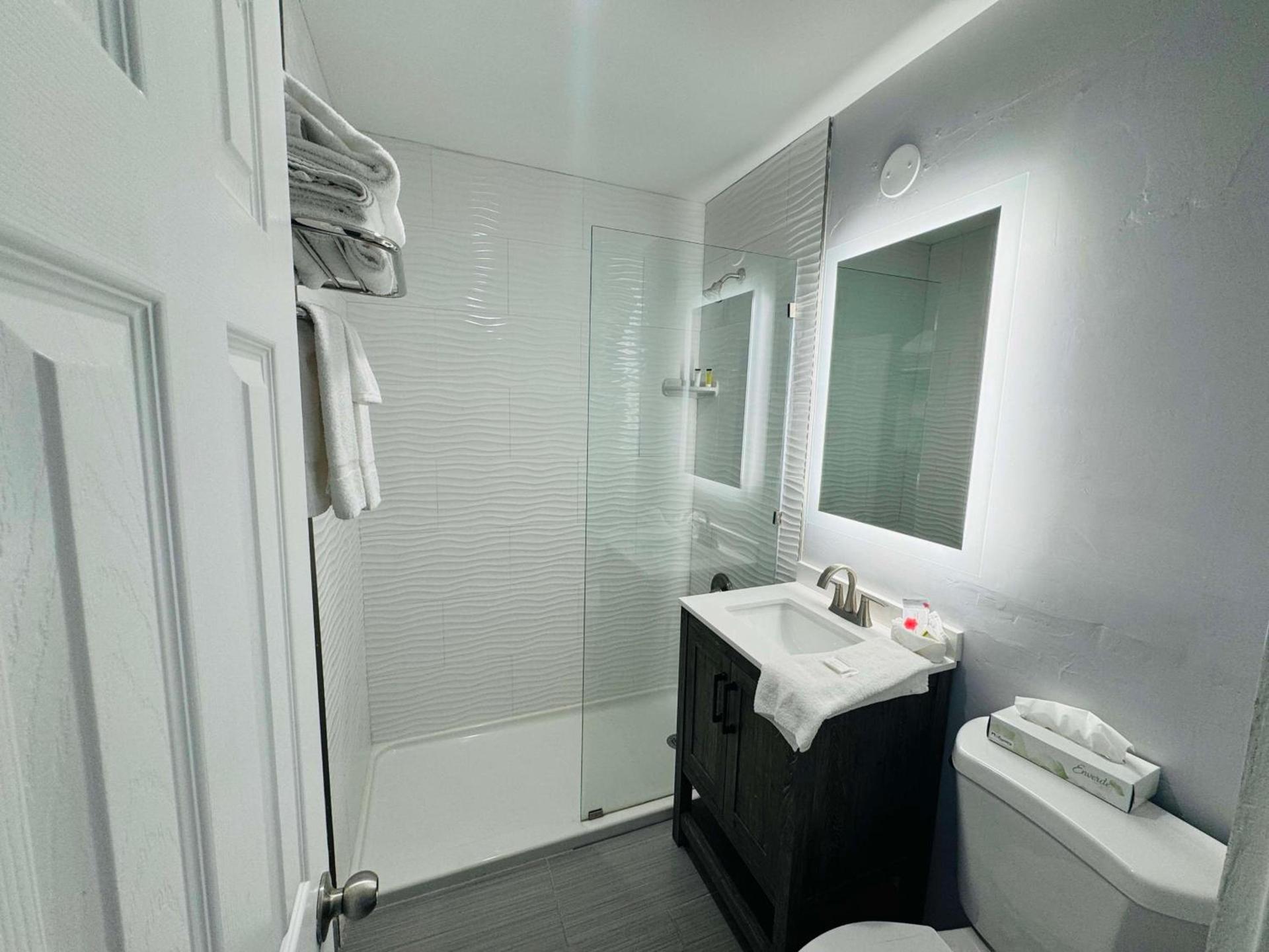 SureStay by Best Western Fresno Central photo 22