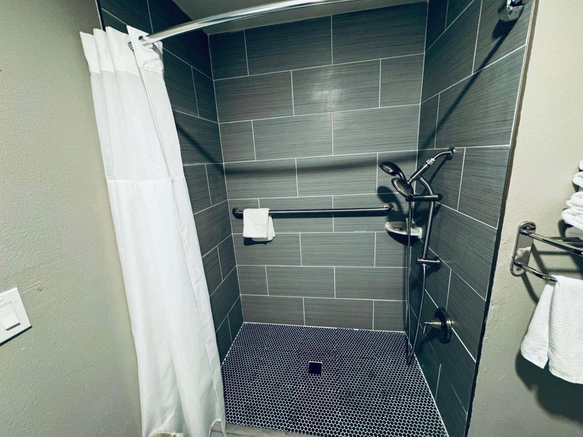 SureStay by Best Western Fresno Central photo 25