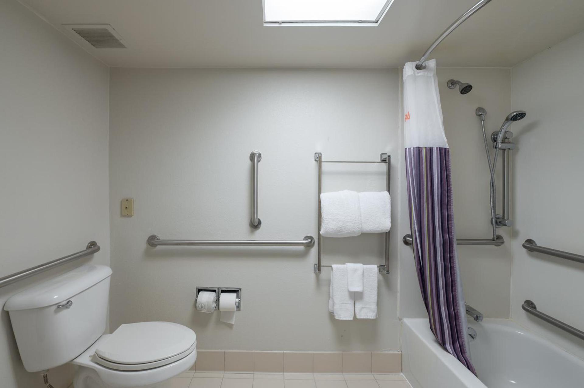 La Quinta by Wyndham New Haven photo 48