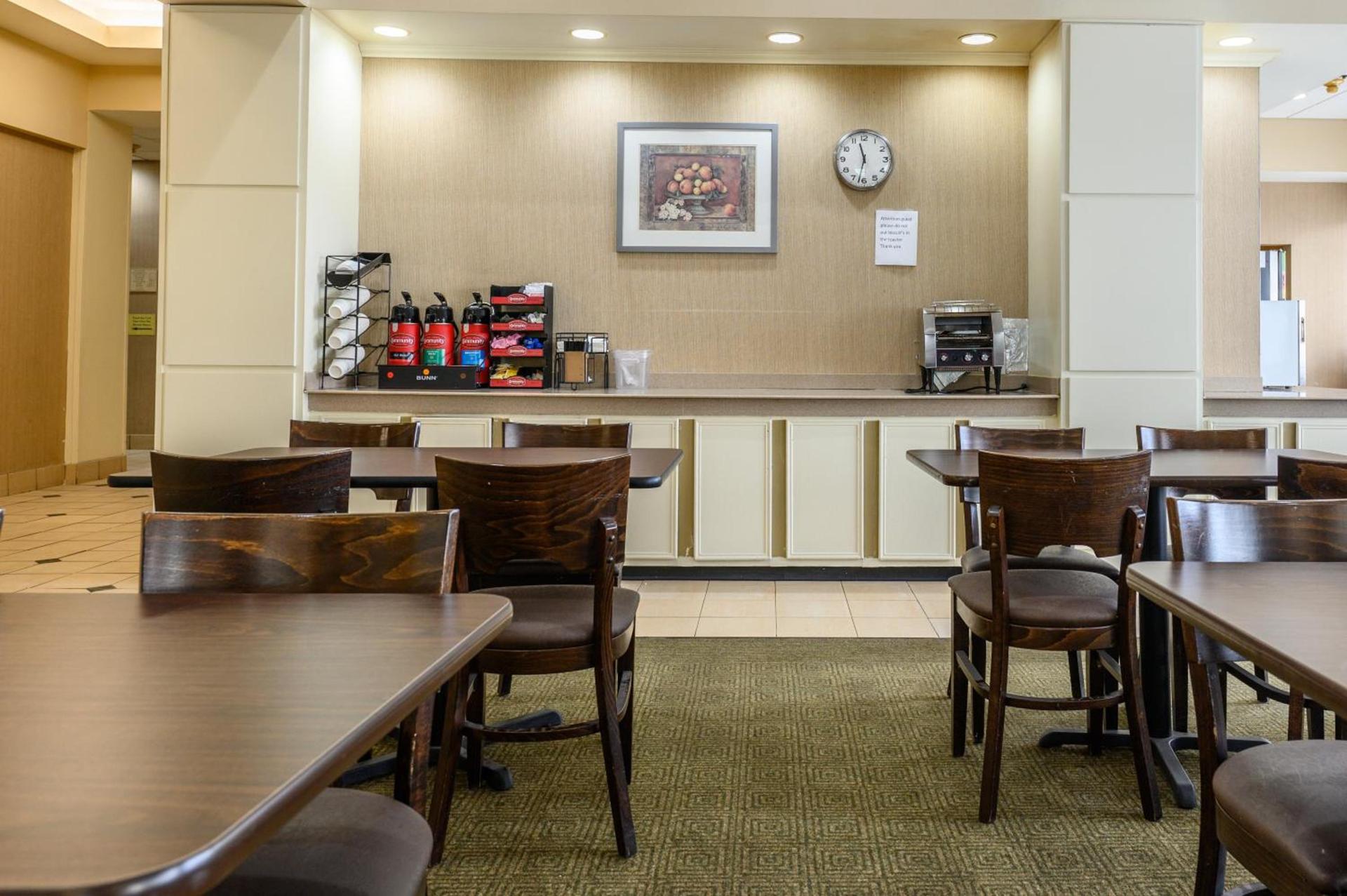 La Quinta by Wyndham New Haven photo 58