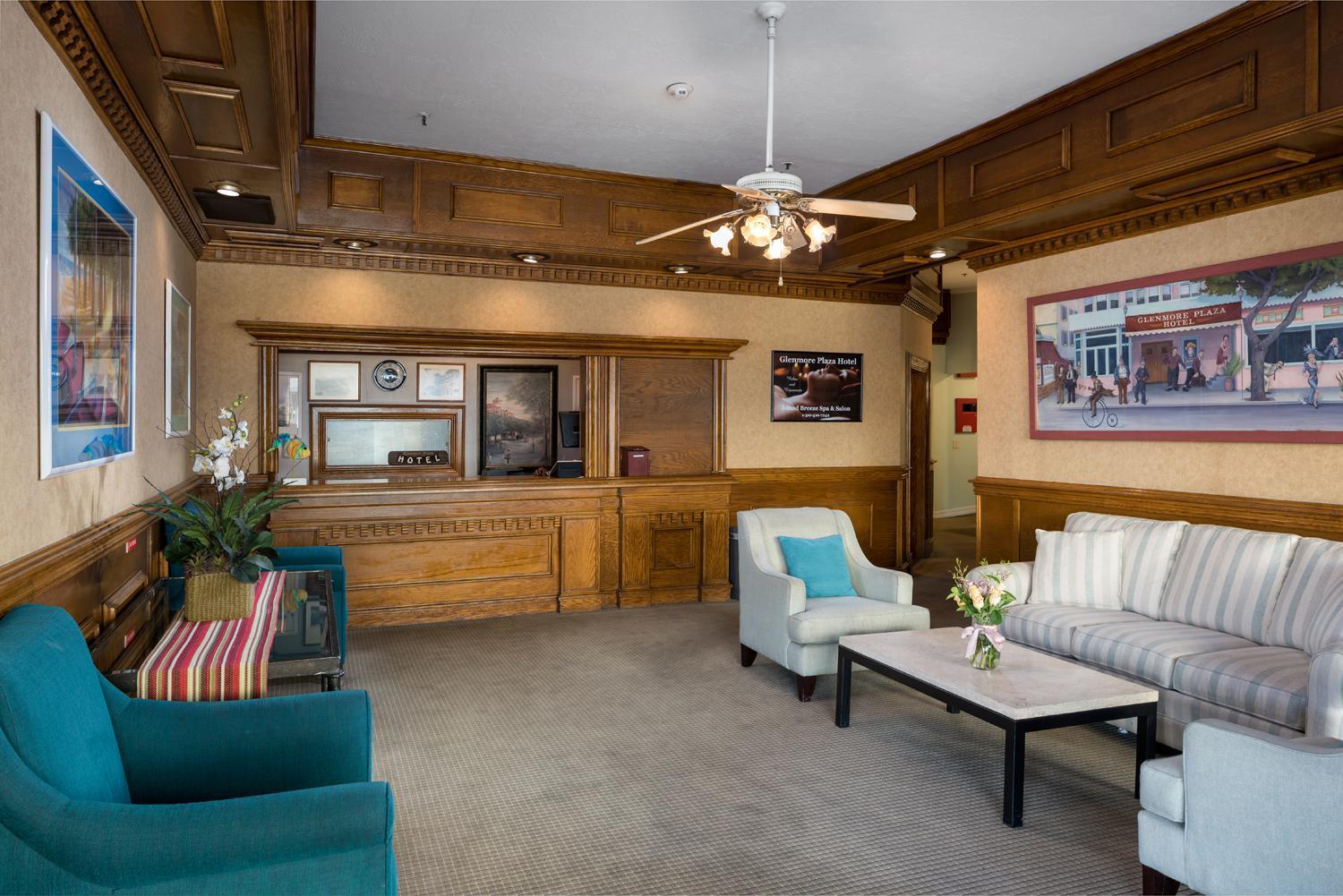 Glenmore Plaza Hotel photo 2