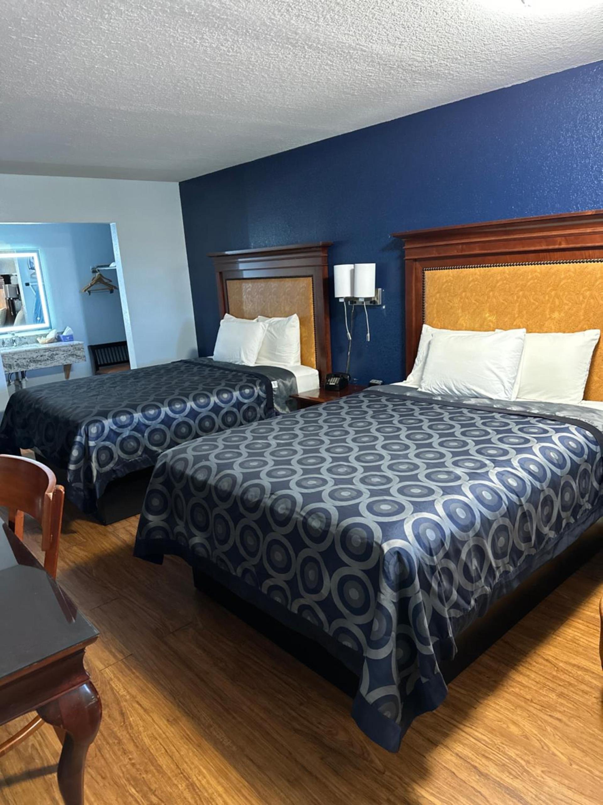 Tanglewood Motel photo 7