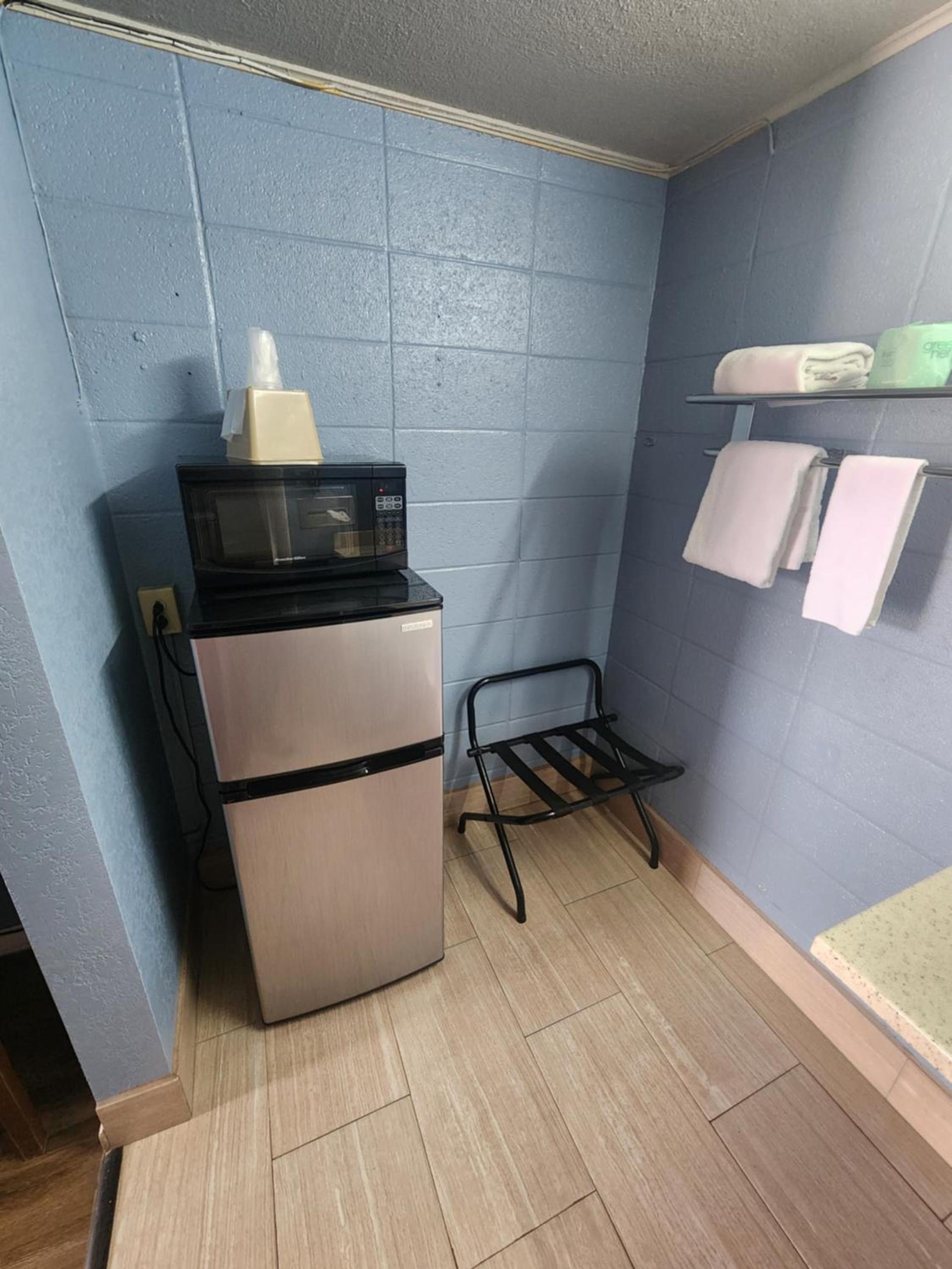 Guest House Motel photo 8