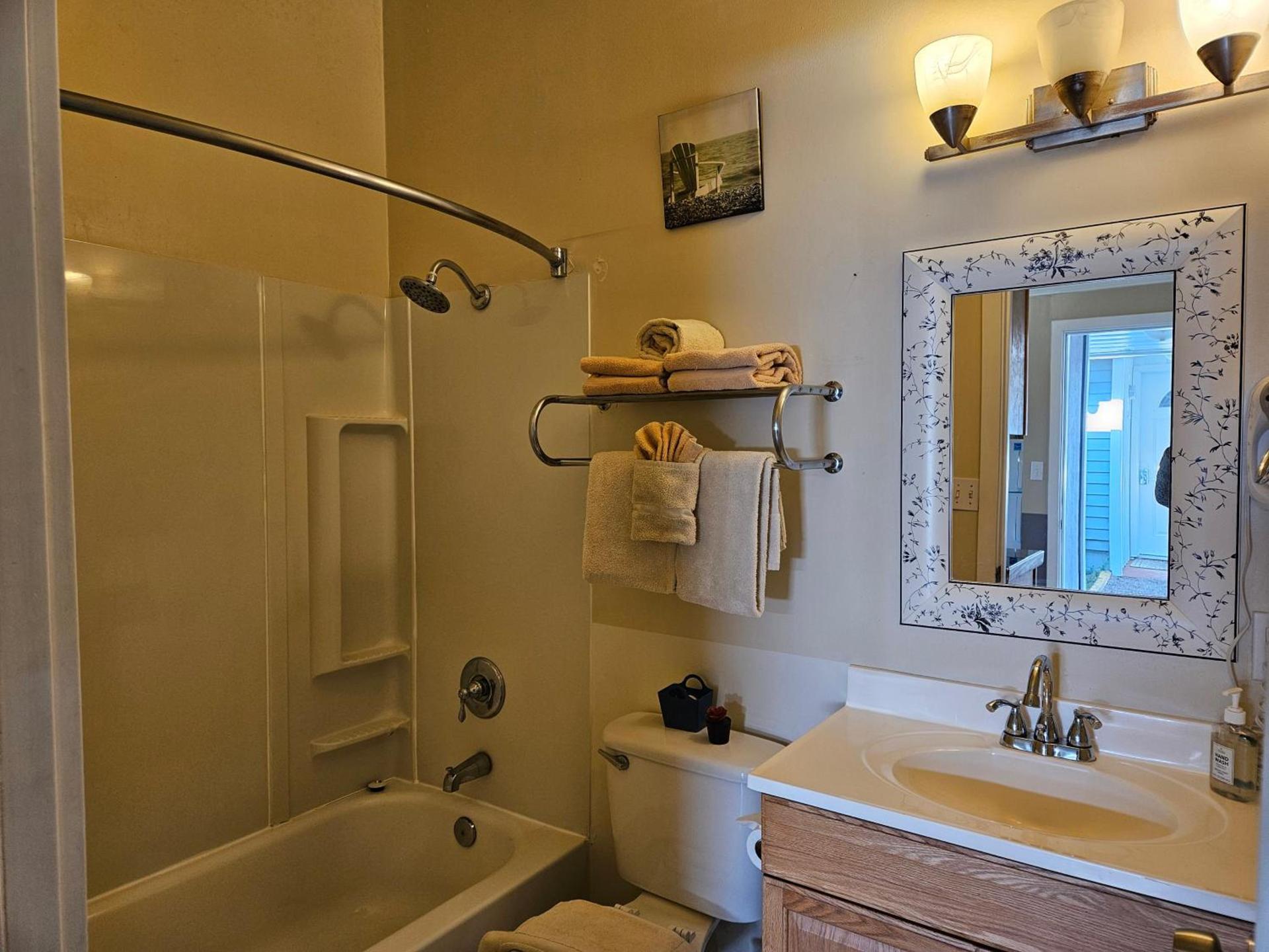 Beachwood Condos & Resort photo 69
