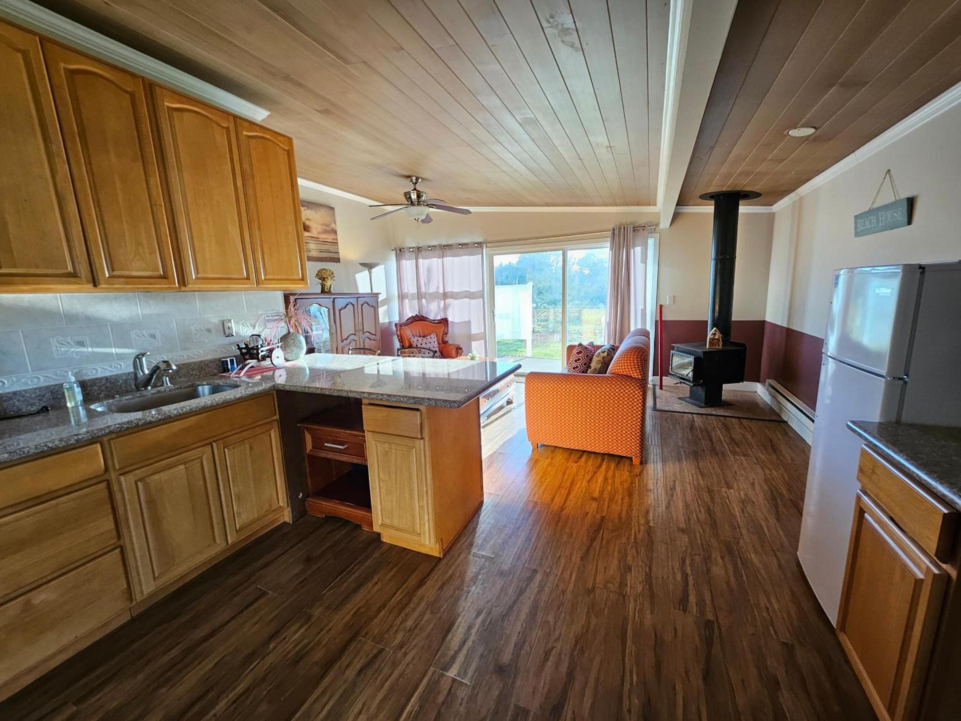 Beachwood Condos & Resort photo 72