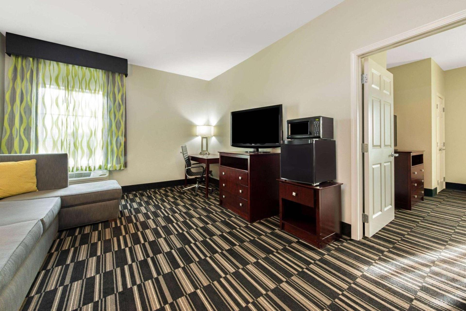 La Quinta by Wyndham Bridge City-Orange photo 22