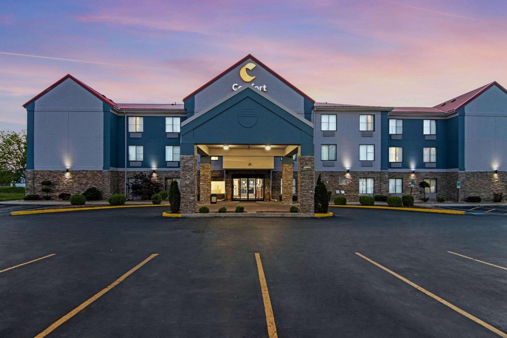Comfort Suites near I-80 and I-94 photo 4
