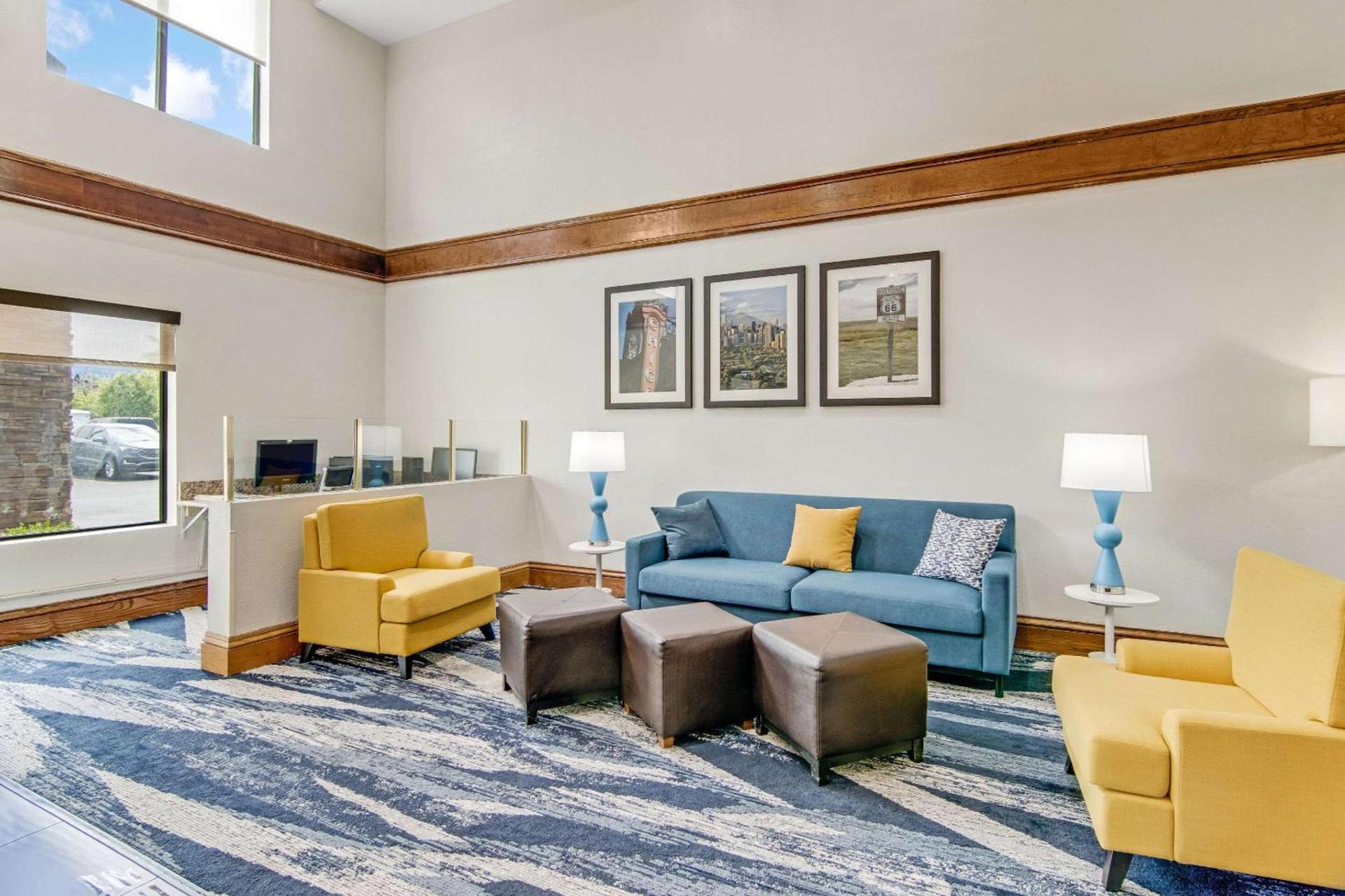 Comfort Suites near I-80 and I-94 photo 6
