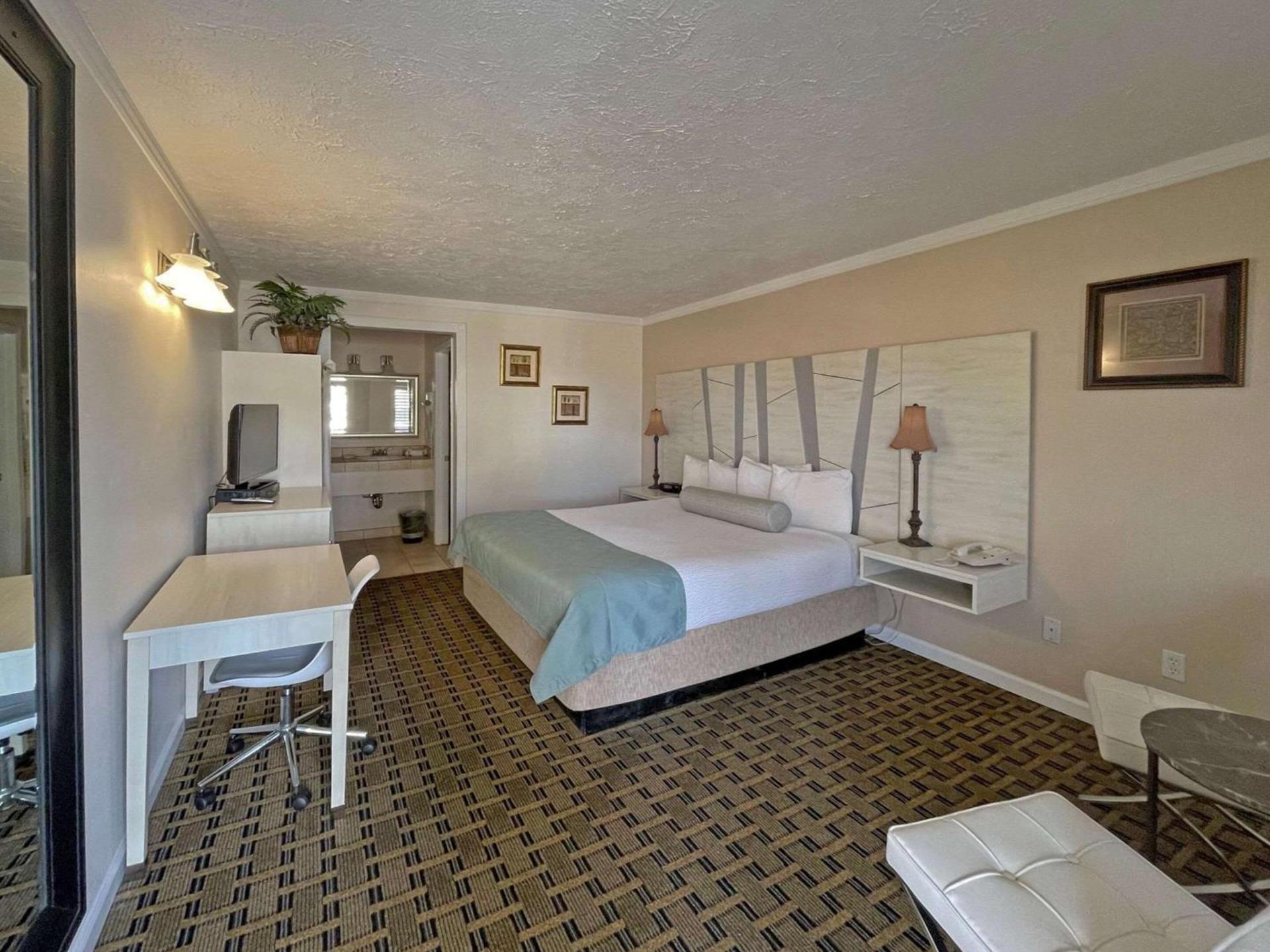 The Inn at Baechtel Creek photo 13