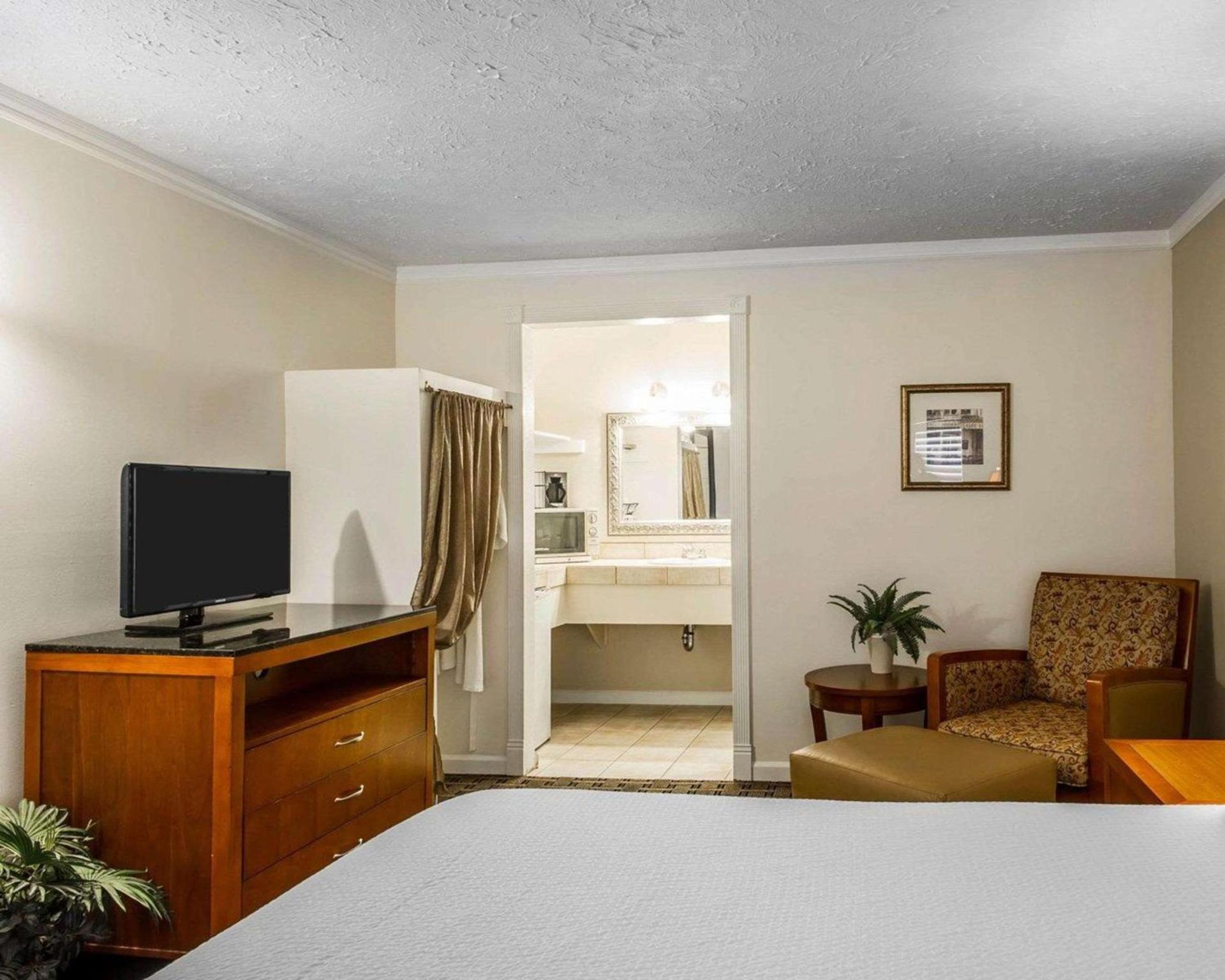 The Inn at Baechtel Creek photo 12