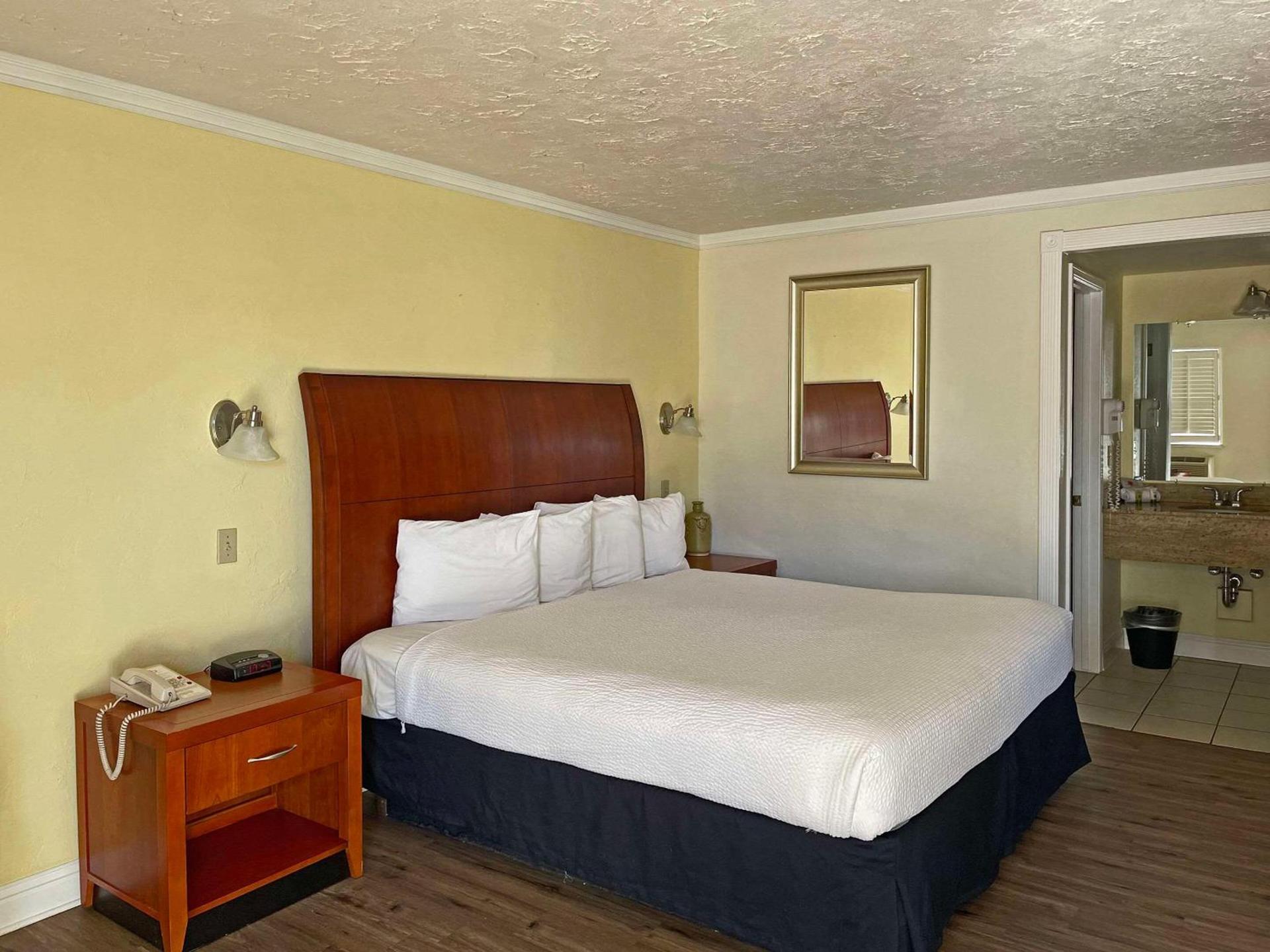 The Inn at Baechtel Creek photo 19