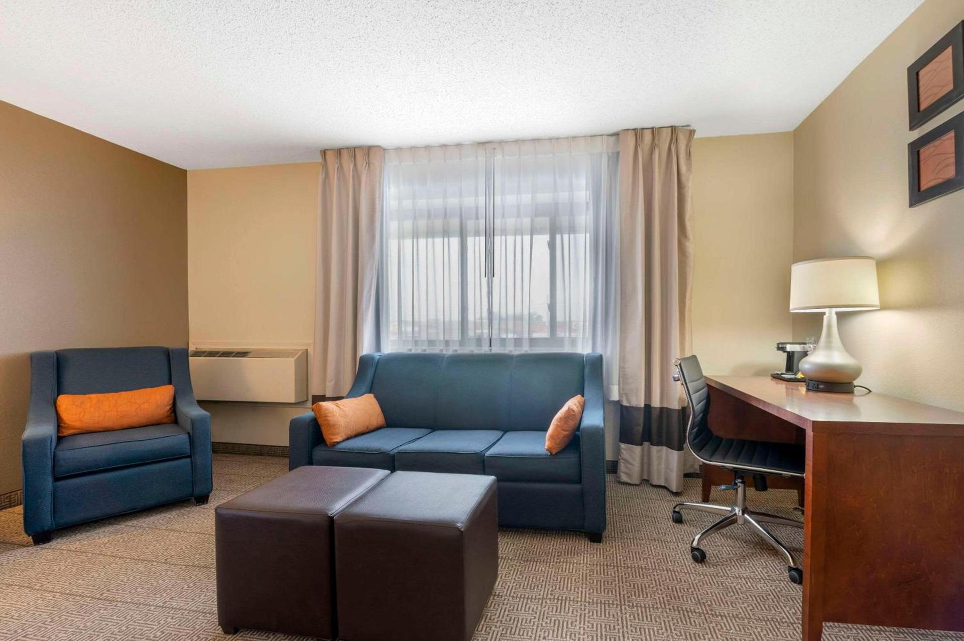 Comfort Inn & Suites Indianapolis Northwest - College Park photo 14