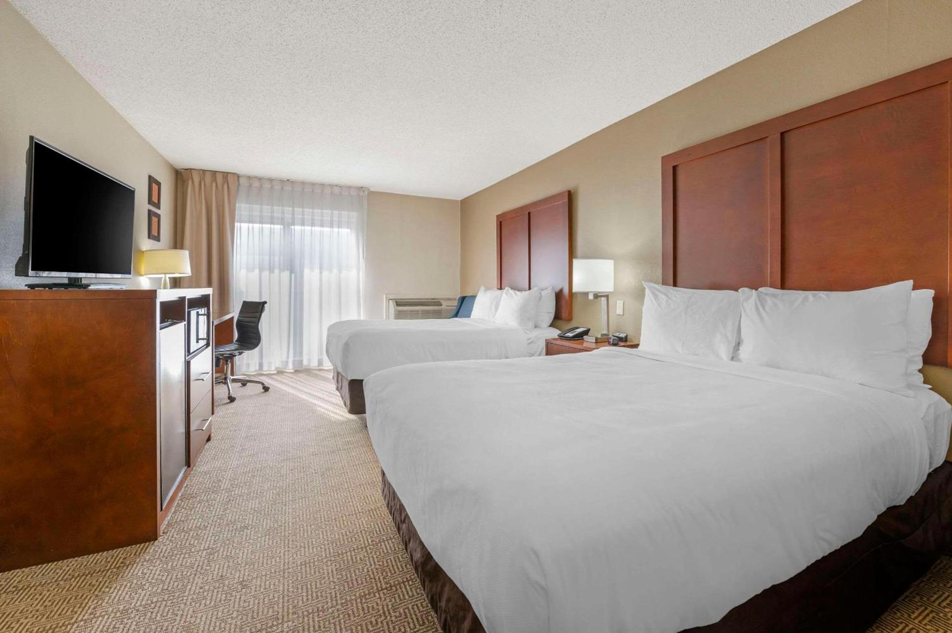 Comfort Inn & Suites Indianapolis Northwest - College Park photo 24