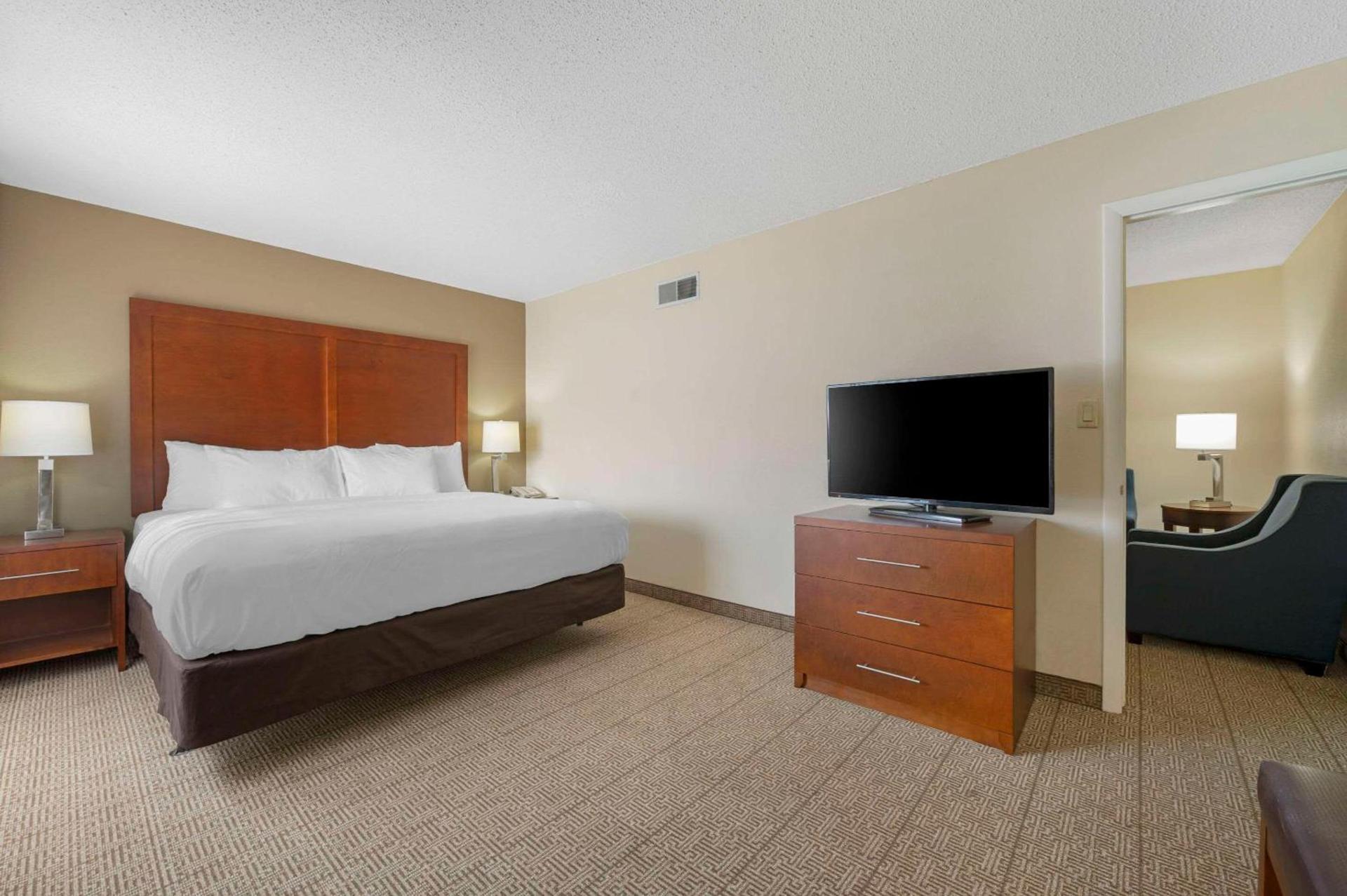 Comfort Inn & Suites Indianapolis Northwest - College Park photo 27