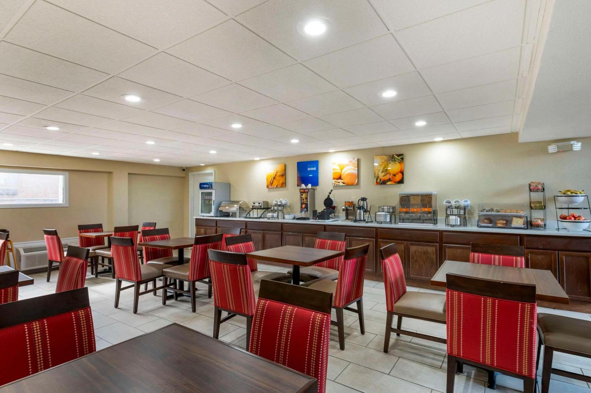 Comfort Inn & Suites Indianapolis Northwest - College Park photo 32