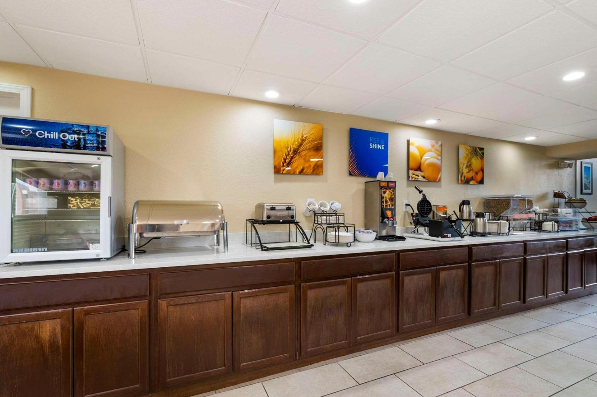 Comfort Inn & Suites Indianapolis Northwest - College Park photo 33