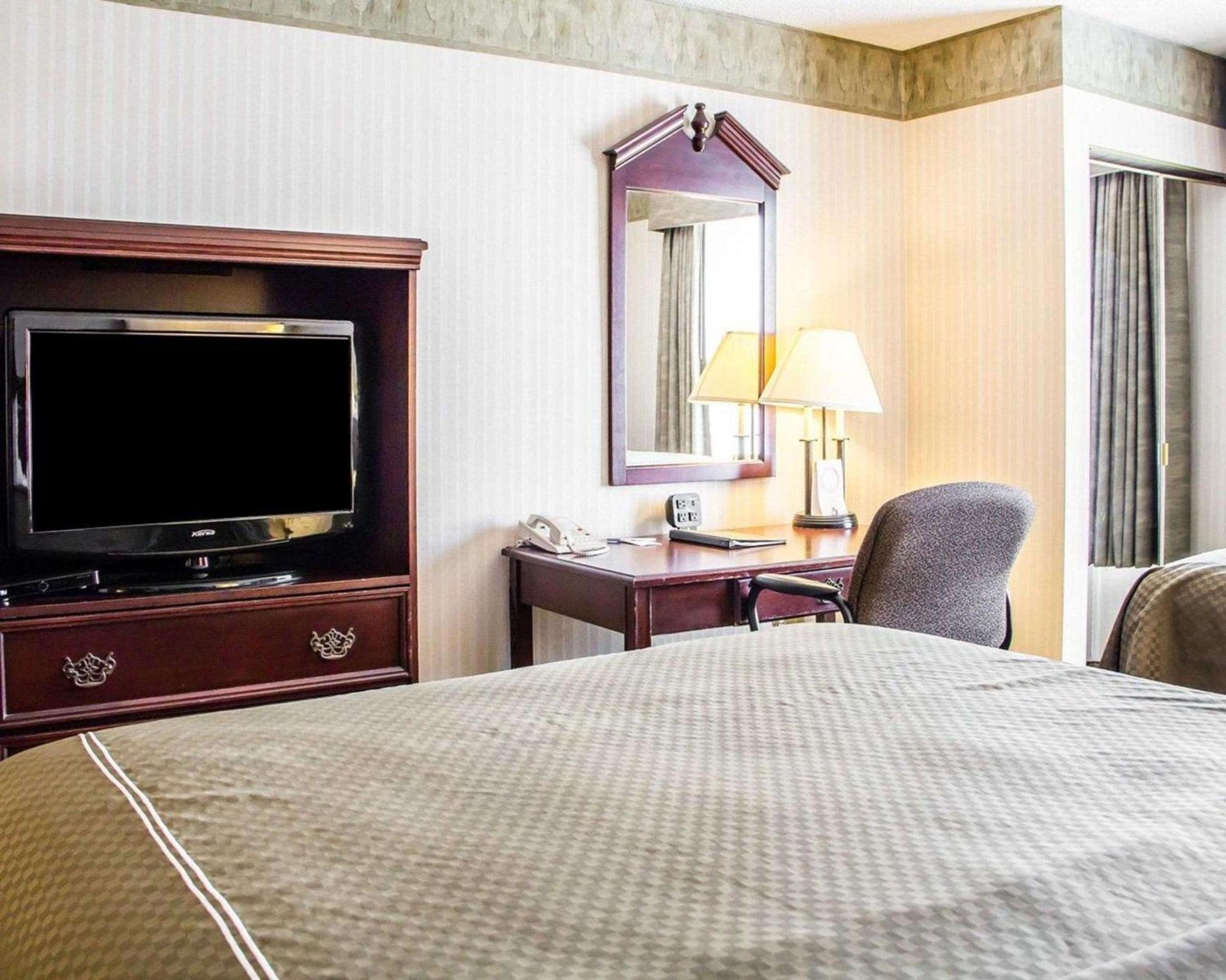 Comfort Suites McAlester photo 11