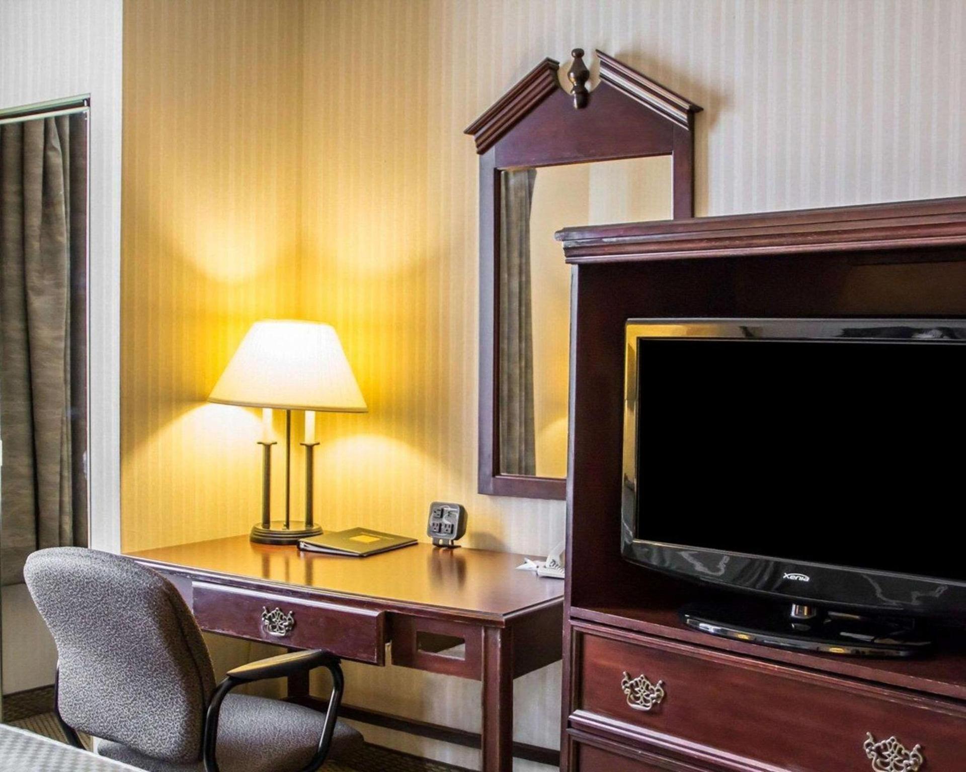 Comfort Suites McAlester photo 14