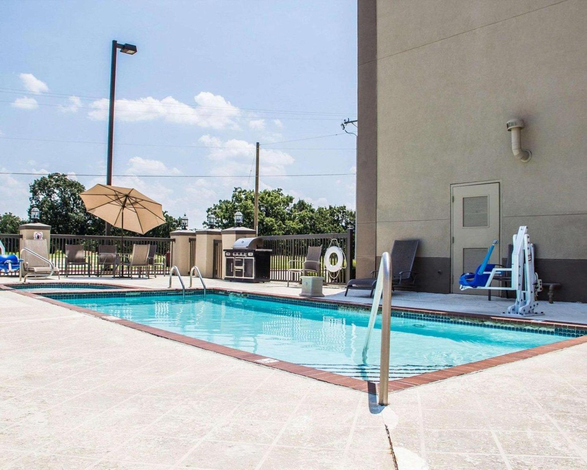 Comfort Suites McAlester photo 17