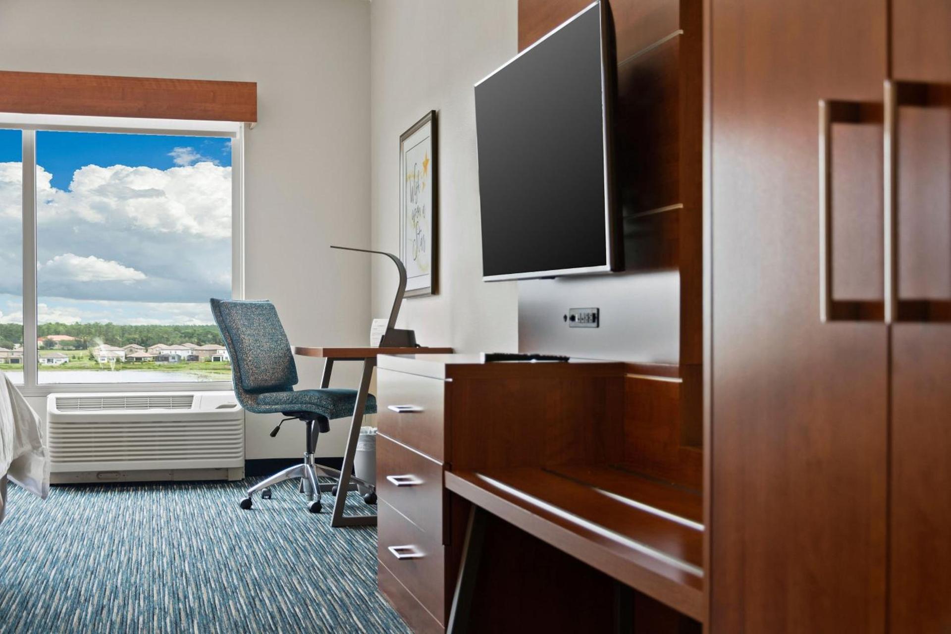 Holiday Inn Express & Suites Orlando- Lake Buena Vista by IHG photo 40