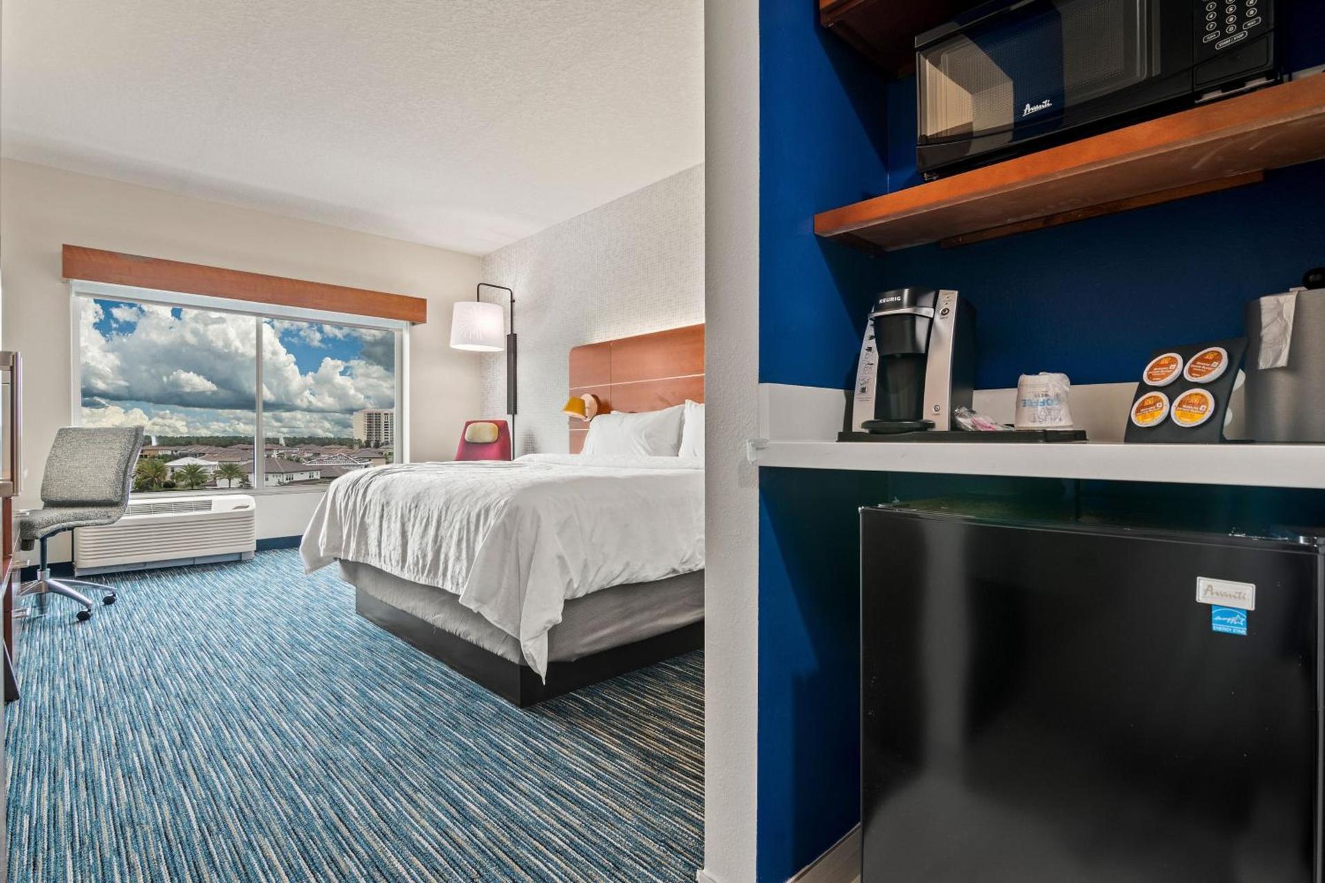 Holiday Inn Express & Suites Orlando- Lake Buena Vista by IHG photo 36
