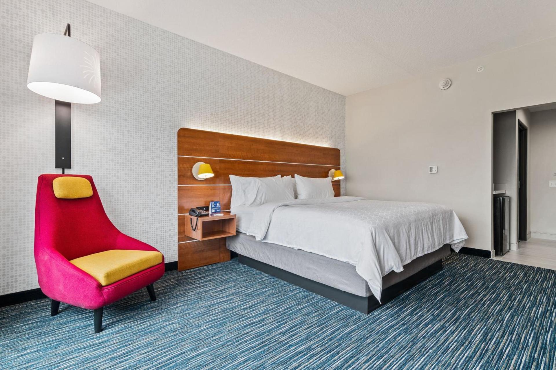 Holiday Inn Express & Suites Orlando- Lake Buena Vista by IHG photo 32