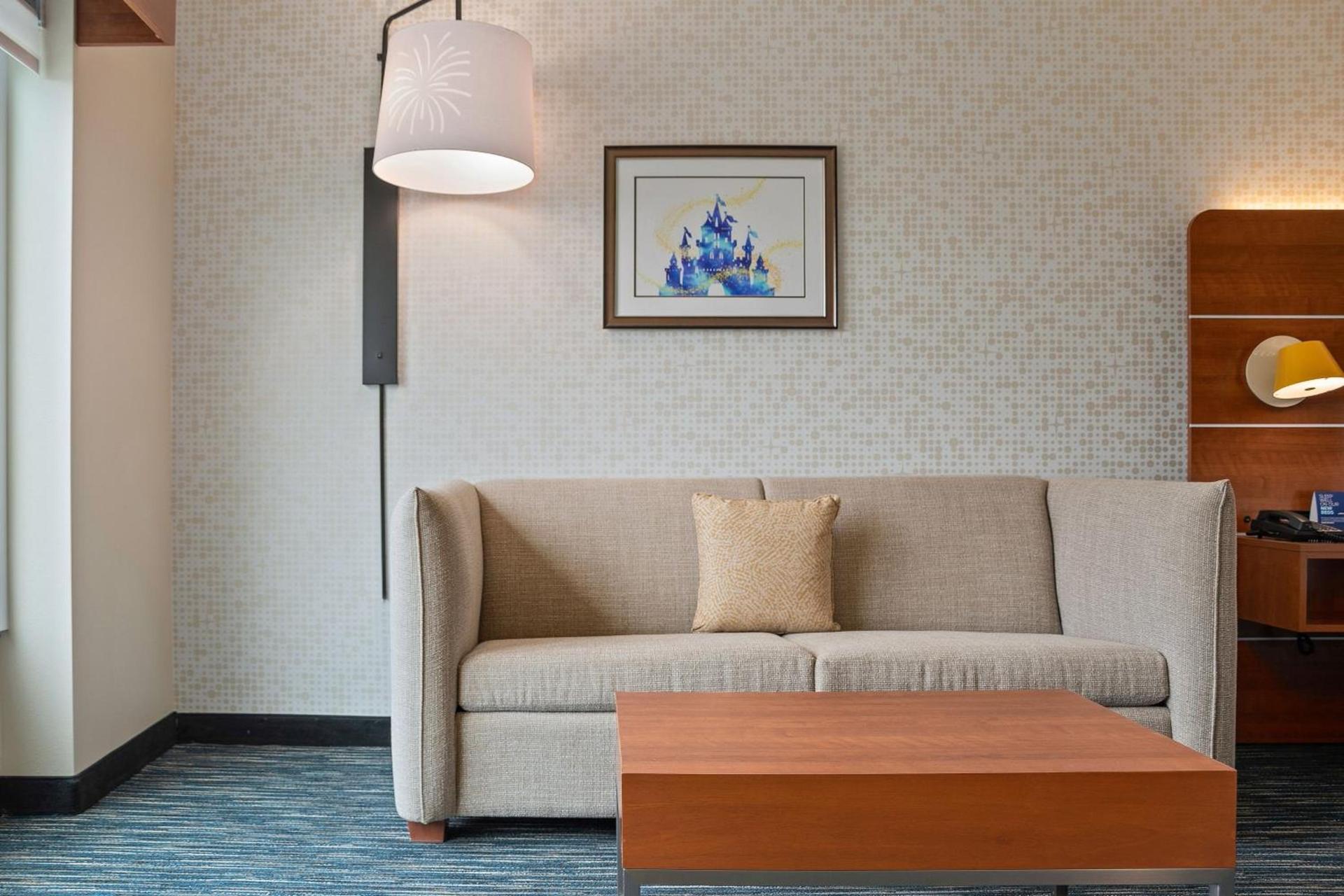 Holiday Inn Express & Suites Orlando- Lake Buena Vista by IHG photo 39