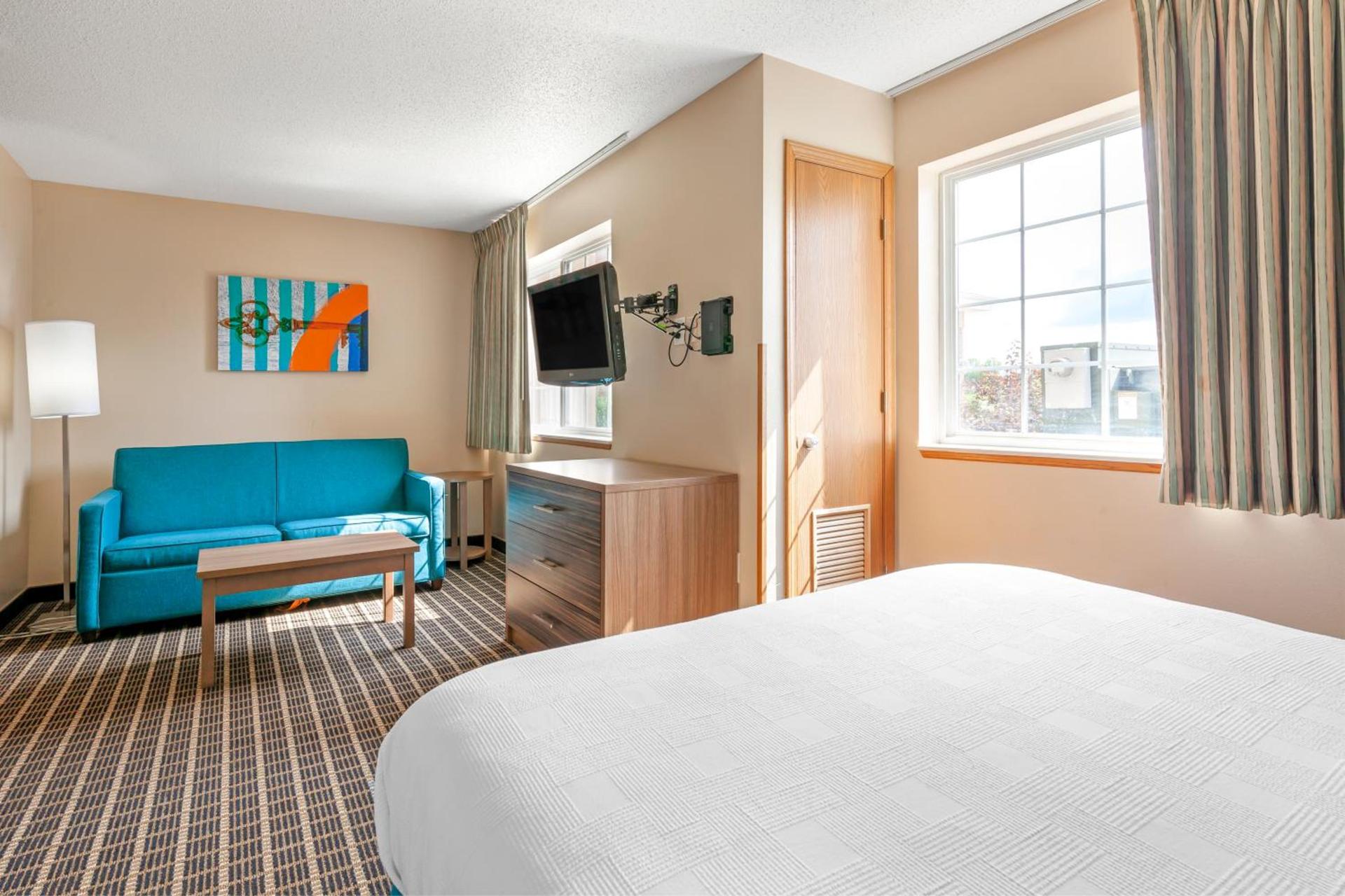 MainStay Suites Dubuque at Hwy 20 photo 45