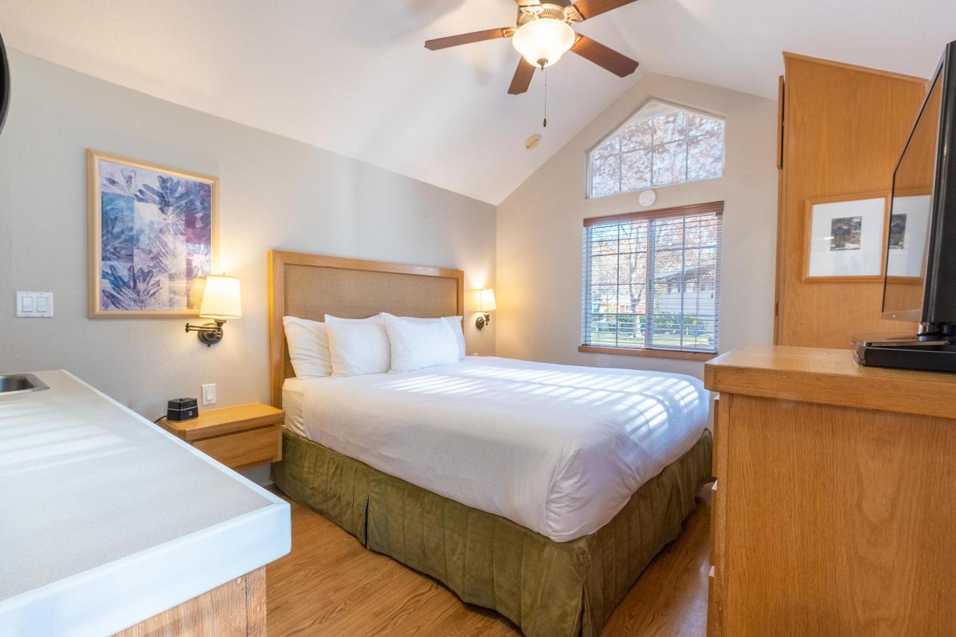RiverPointe Napa Valley Resort photo 35