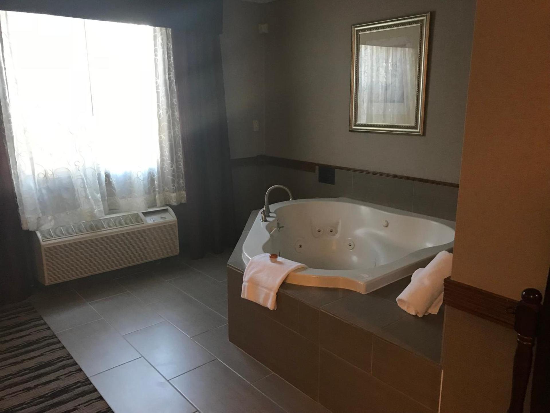 Colonial Hotel photo 24
