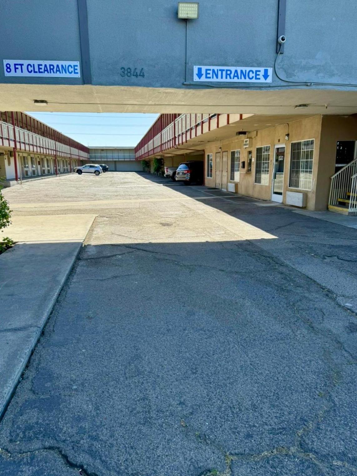 Regency Inn Fresno photo 1