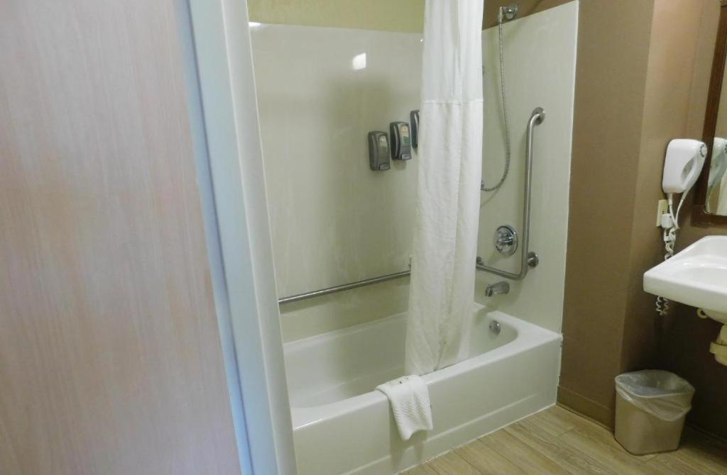 Quality Inn Colchester - Burlington photo 34