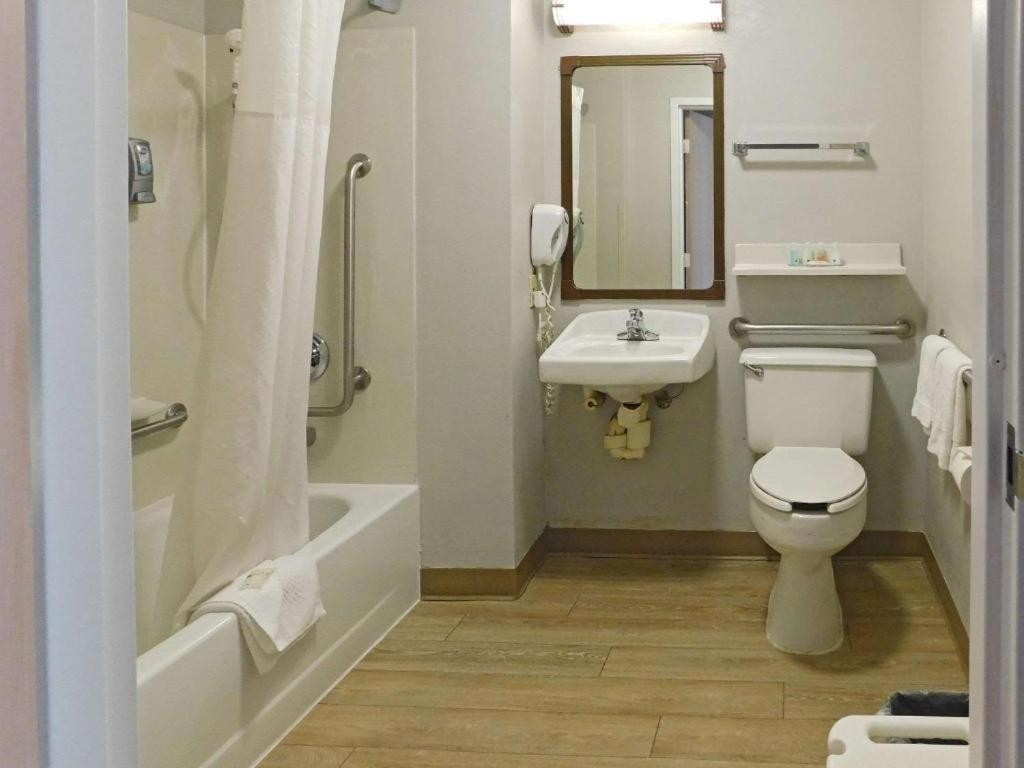 Quality Inn Colchester - Burlington photo 32