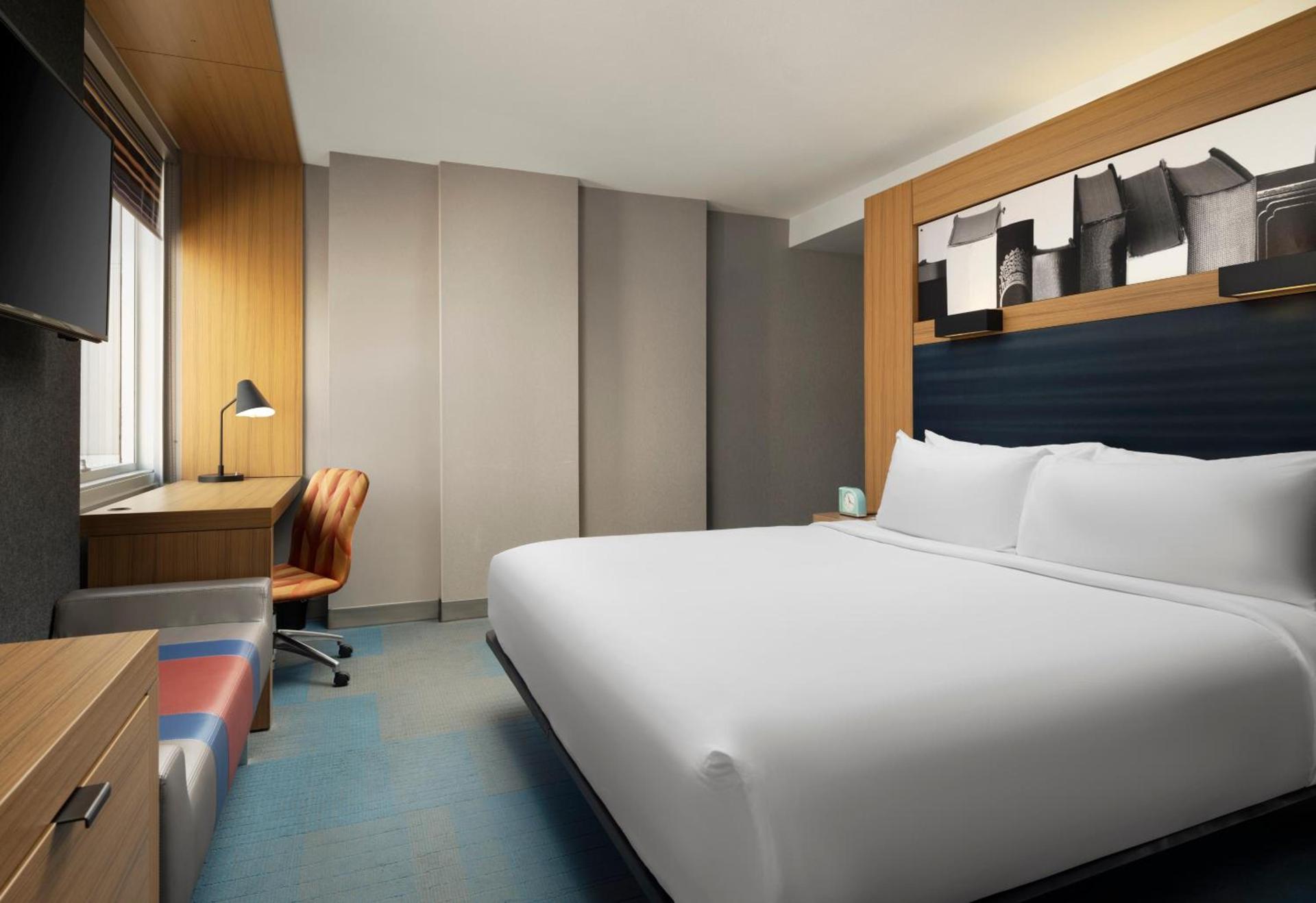 Aloft by Marriott Chicago Downtown River North photo 5