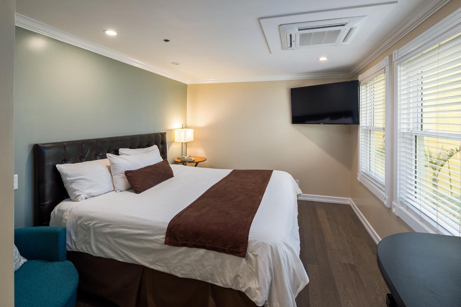 Glenmore Plaza Hotel photo 5