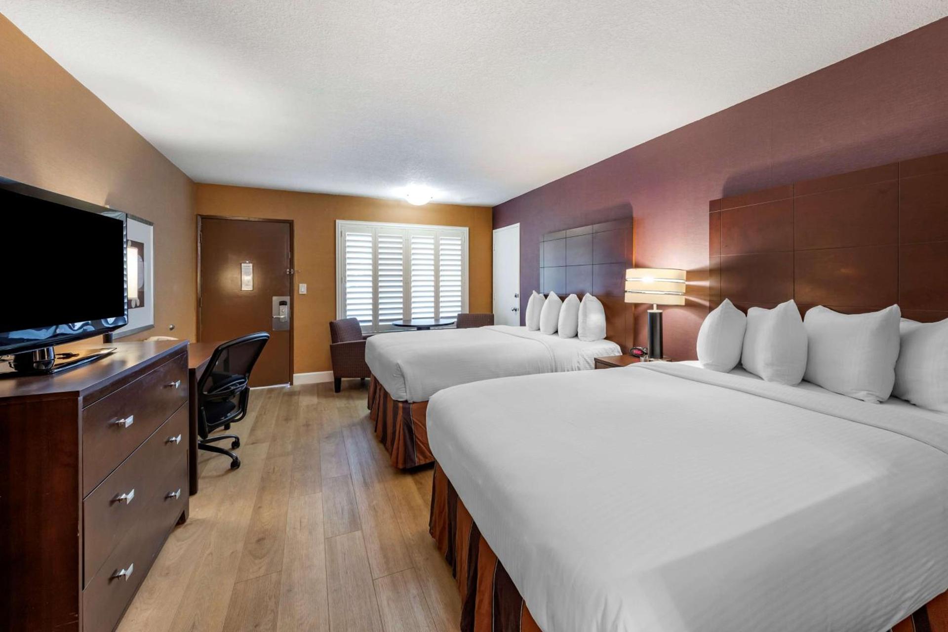 Best Western Plus Stovall's Inn photo 32