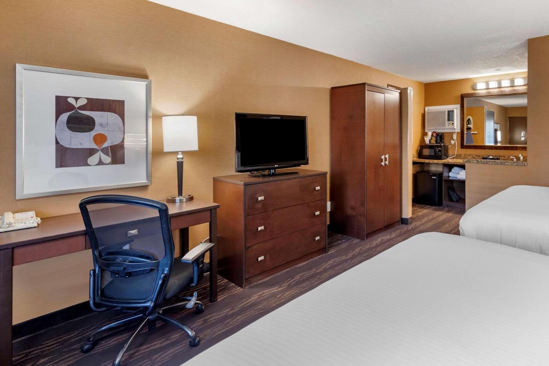 Best Western Plus Stovall's Inn photo 41