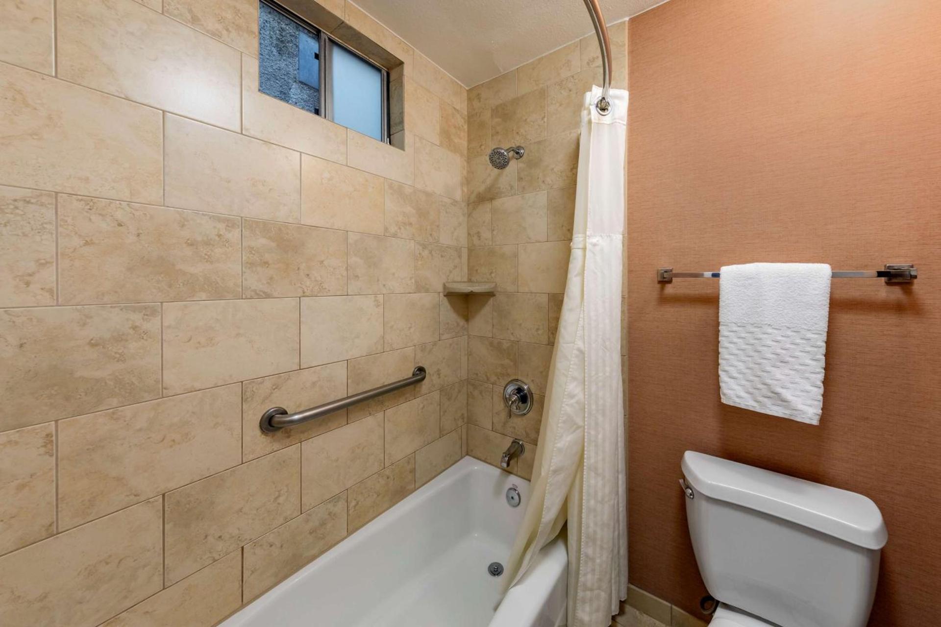 Best Western Plus Stovall's Inn photo 49