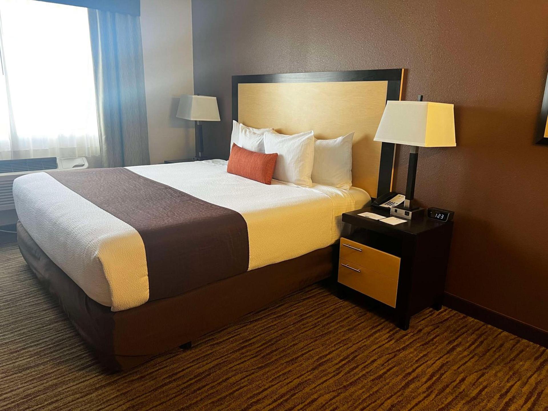 Best Western Plus Landmark Hotel photo 31