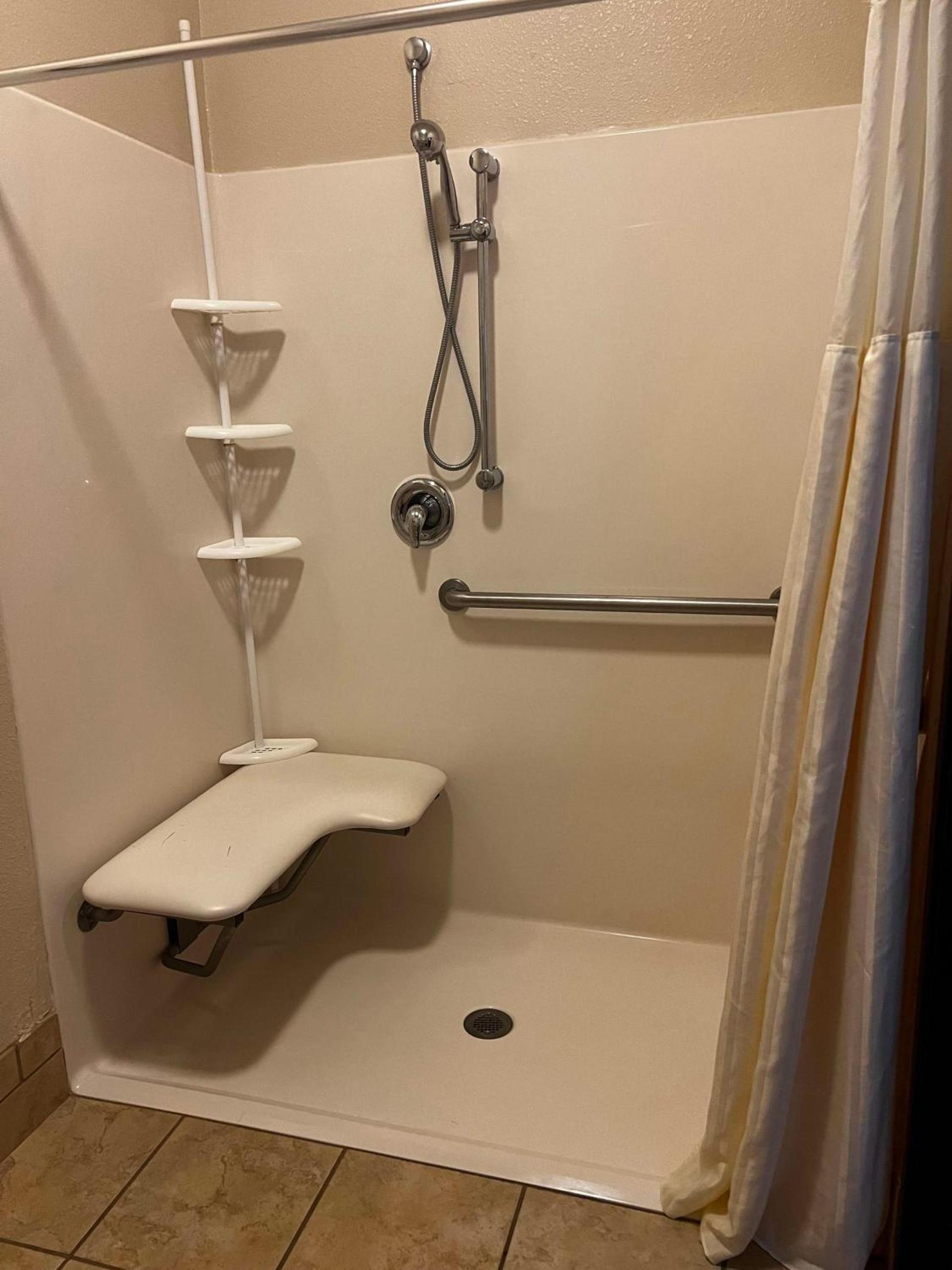 Best Western Plus Landmark Hotel photo 40