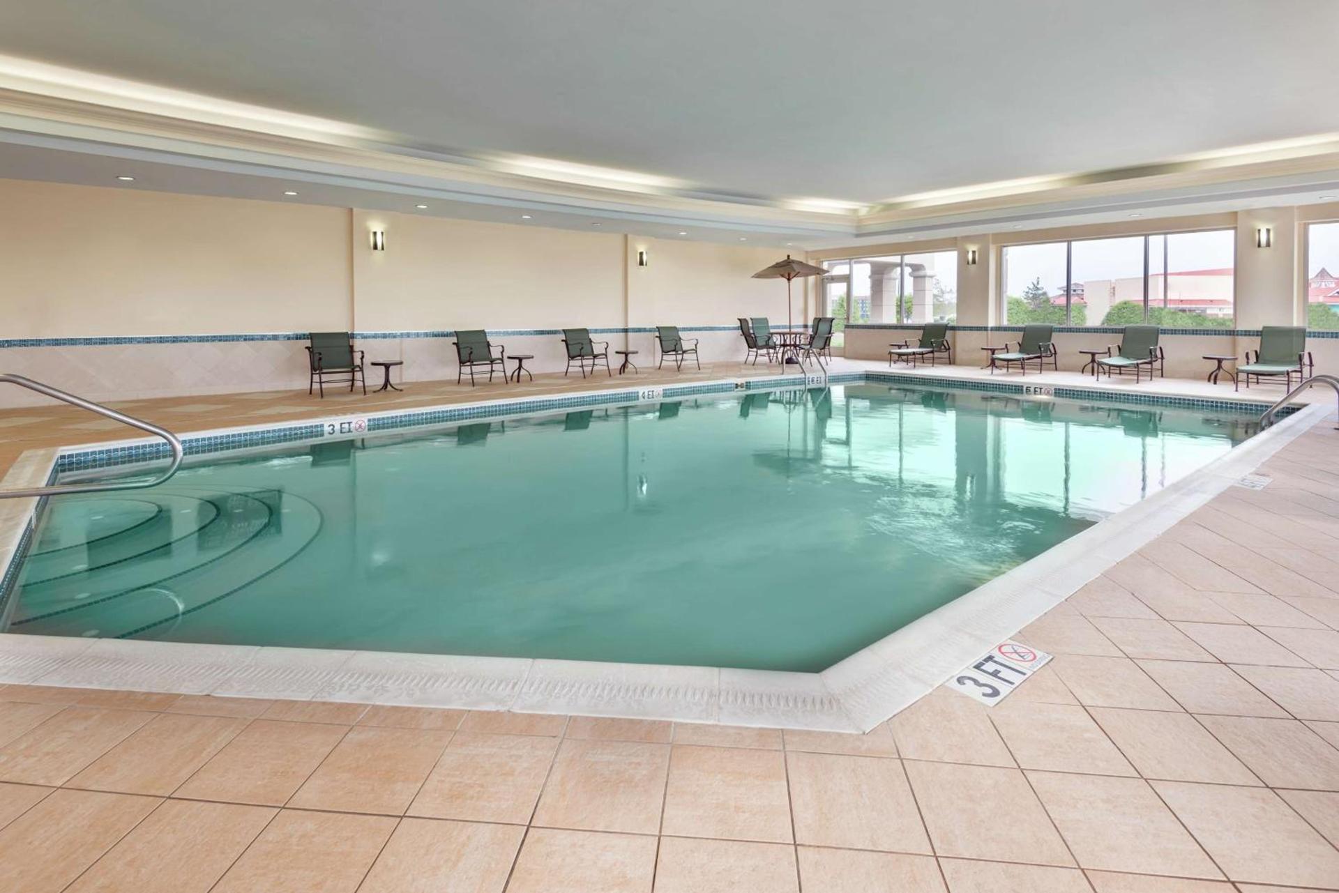 Hampton Inn & Suites Cleveland-Beachwood photo 10