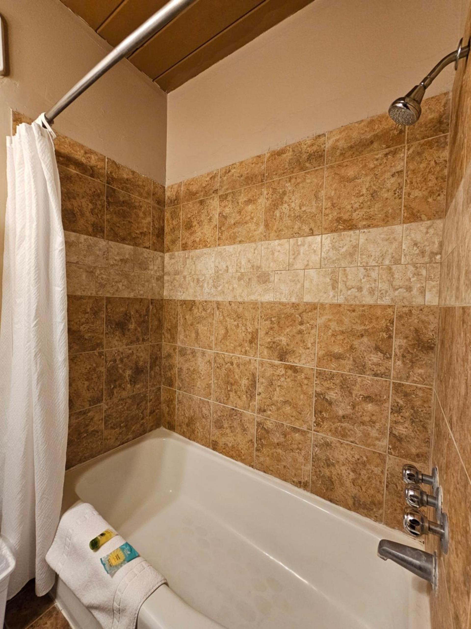 1st Choice Inn Rawlins photo 32
