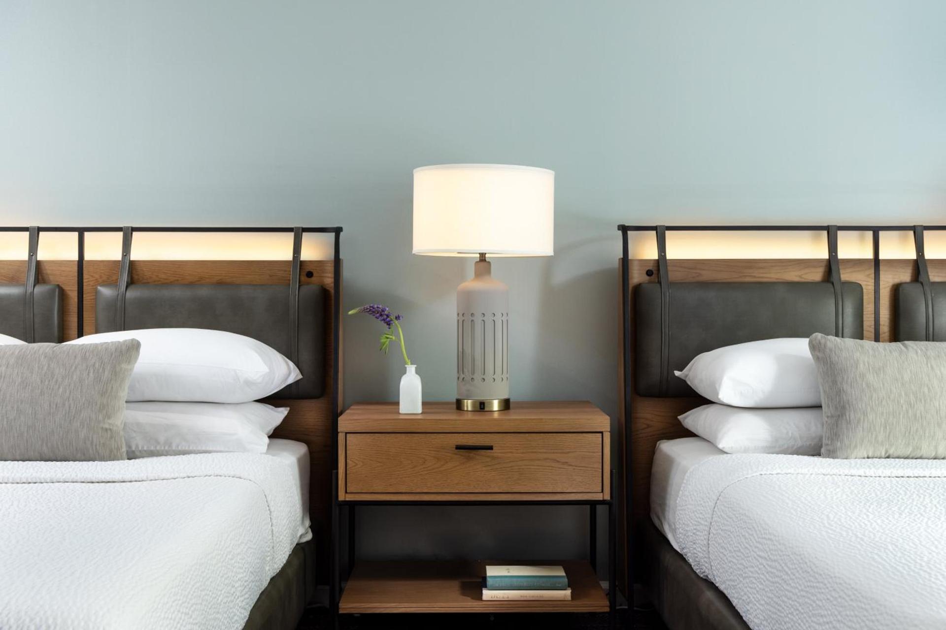 Meadowbrook Inn photo 3