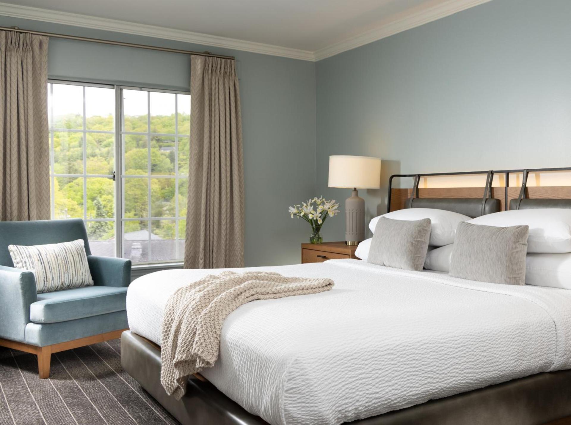 Meadowbrook Inn photo 44