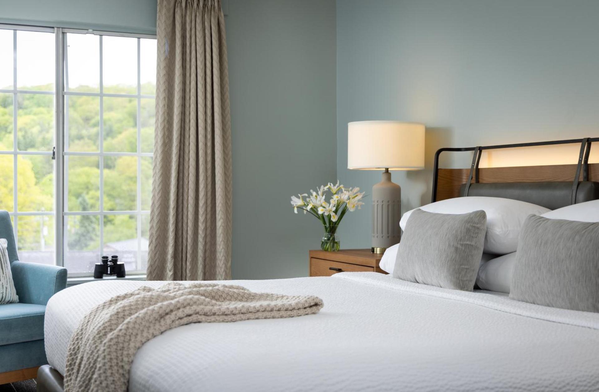 Meadowbrook Inn photo 42