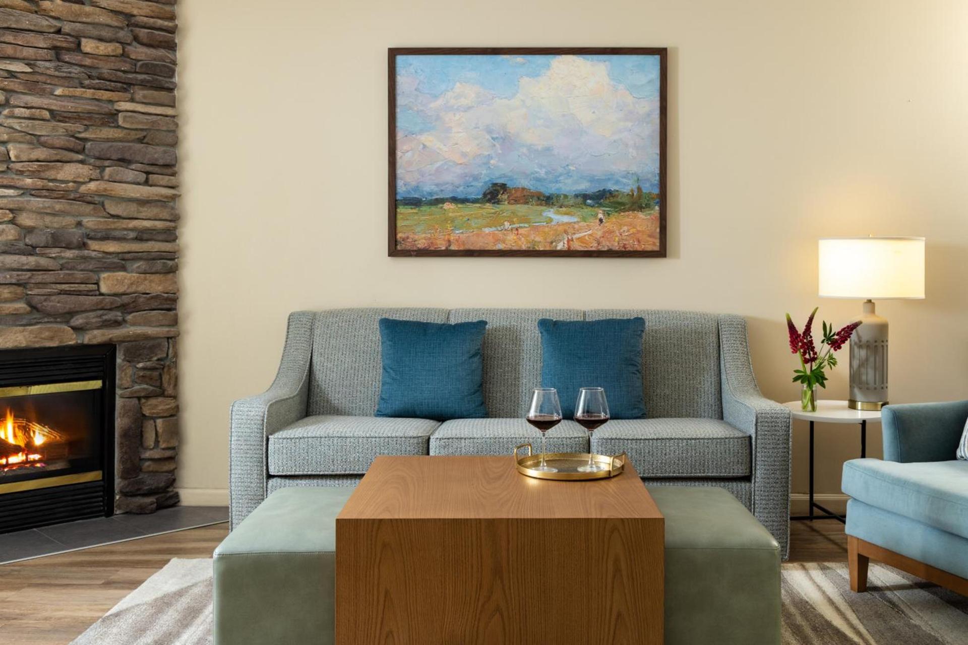 Meadowbrook Inn photo 46