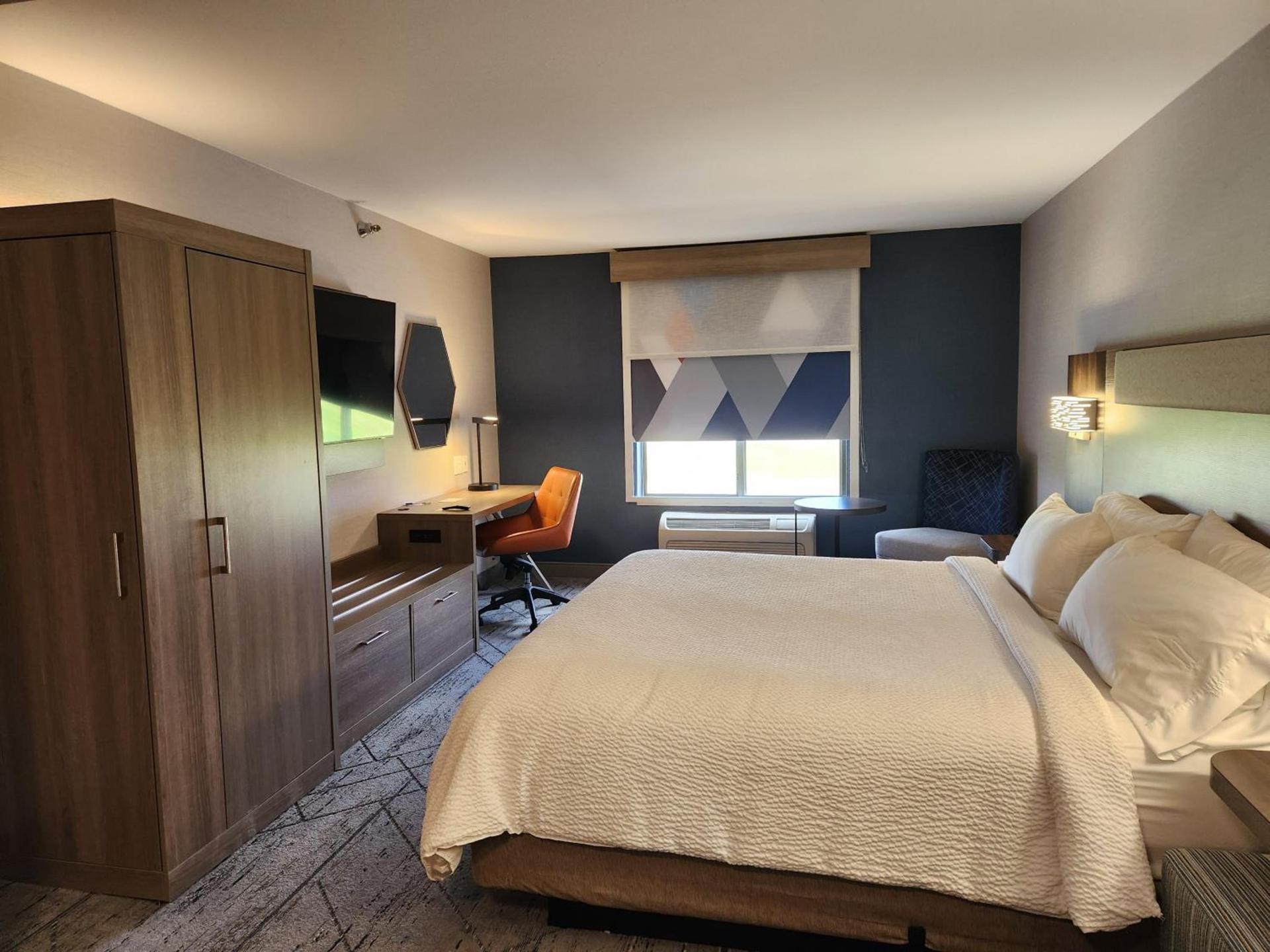Holiday Inn Express Hotel & Suites Crawfordsville by IHG photo 29