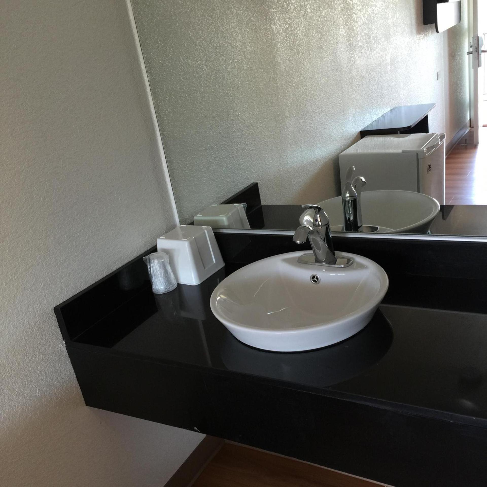 Motel 6 Bakersfield photo 23