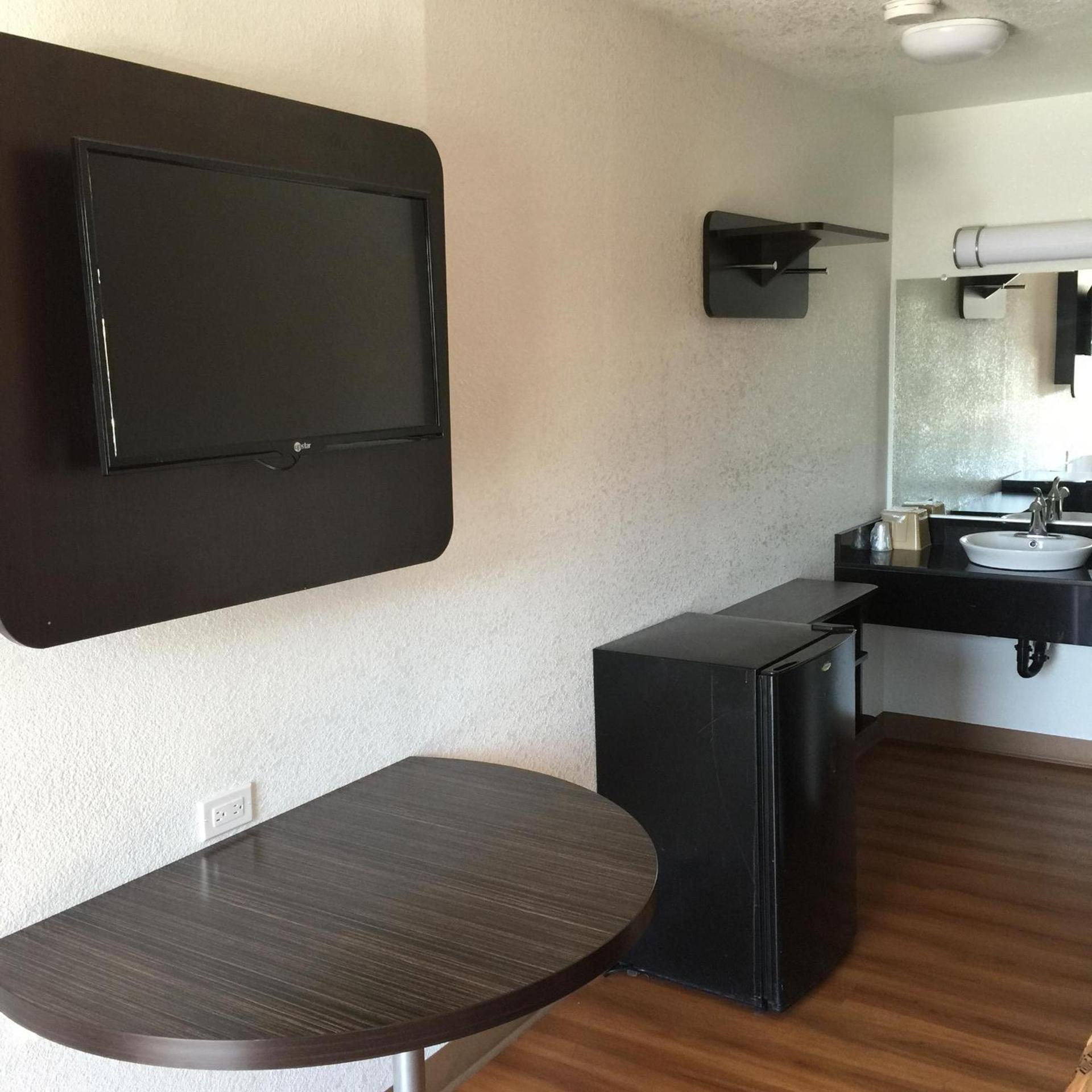 Motel 6 Bakersfield photo 18