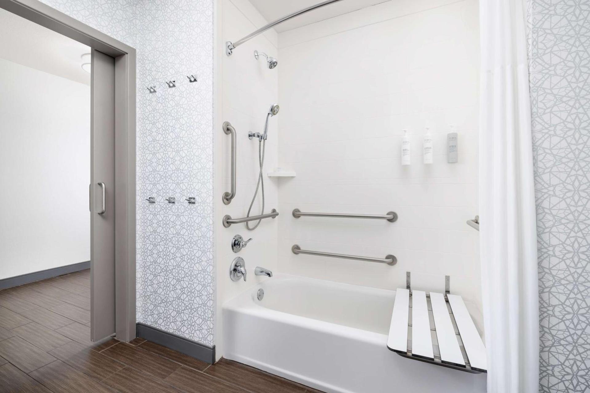 Hampton Inn & Suites - Napa, CA photo 40